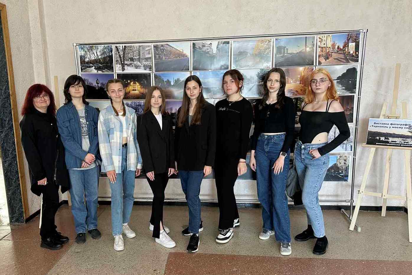 Група СОФМ-14 разом із тернопільською поетесою Оленою Лайко